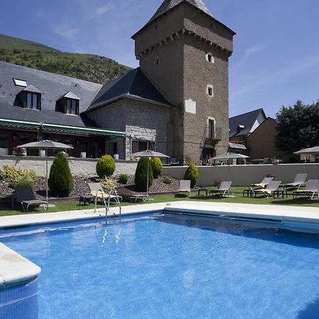 Parador de Artíes Exterior foto