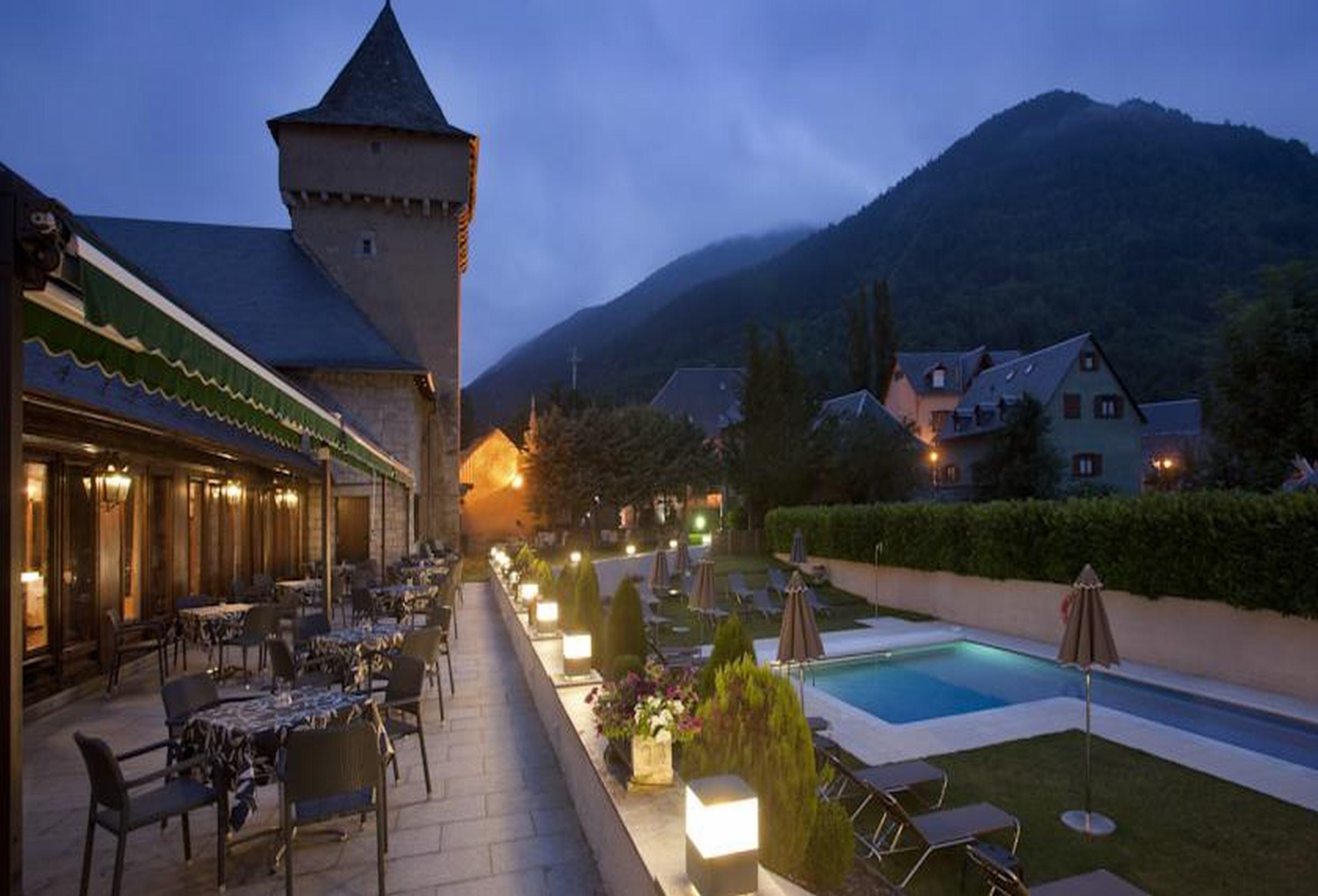 Parador de Artíes Exterior foto