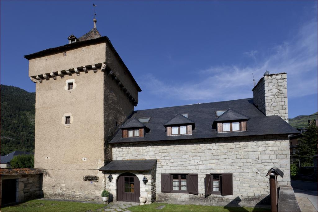 Parador de Artíes Exterior foto